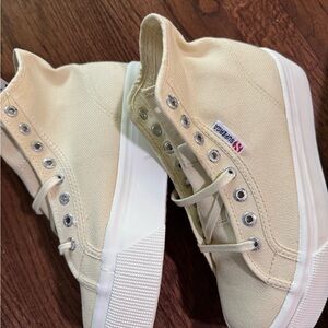 Superga PLATFORM Cream     High-Top Sneakers NEW IN BOX!